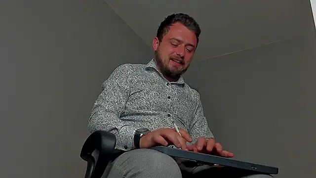 Snapshot of Master_Mark_Wayne chatting on November 4, 12:14 am Master Mark Wayne online show from November 4, 12:14 am