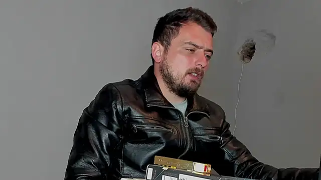 Snapshot of Master_Mark_Wayne chatting on October 25, 7:25 pm Master Mark Wayne online show from October 25, 7:25 pm