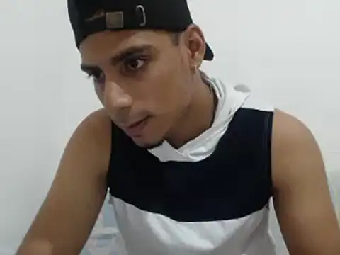 Snapshot of bonehur chatting on February 13, 10:43 pm bonehur online show from February 13, 10:43 pm
