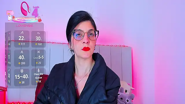 Snapshot of caro_lyne_ chatting on June 12, 7:33 pm caro lyne online show from June 12, 7:33 pm