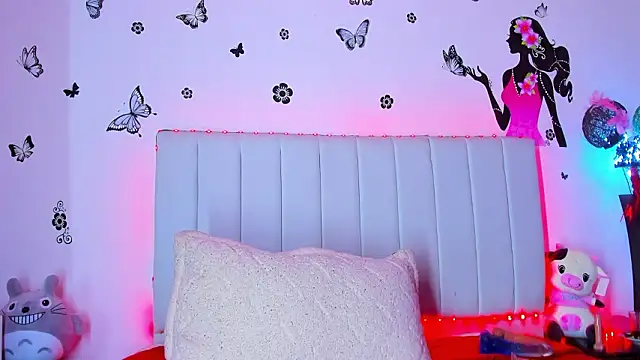 caro lyne  online show from March 6, 11:16 am