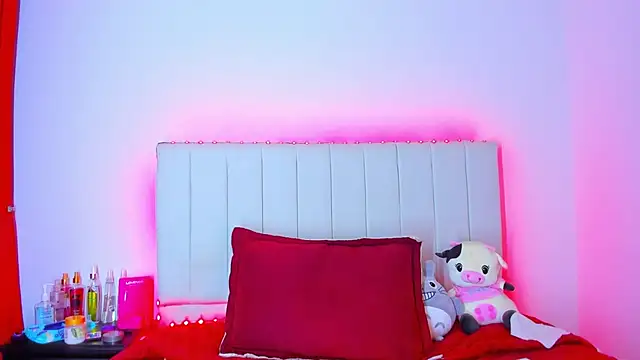 caro lyne  online show from May 4, 5:05 pm