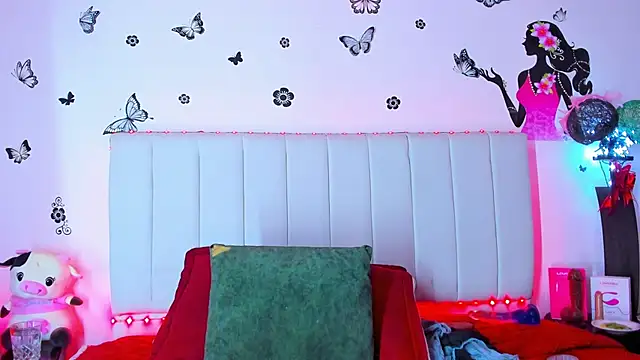 caro lyne  online show from March 25, 5:12 pm