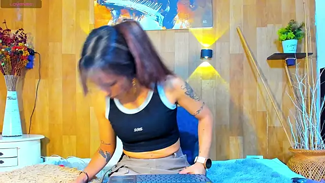 Snapshot of marianaa90 chatting on May 16, 11:53 am marianaa90 online show from May 16, 11:53 am