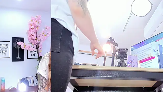 Siouxsie cenobite online show from December 4, 11:20 am