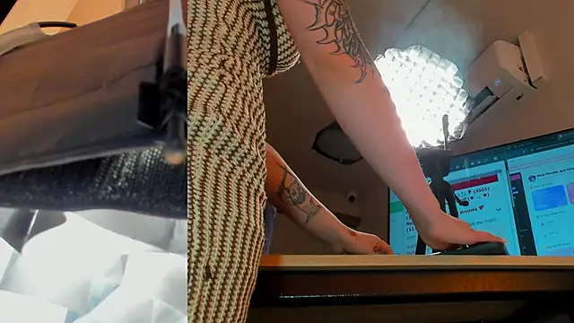 Siouxsie cenobite online show from April 2, 10:11 am