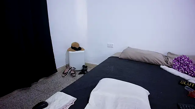 Andreabigboobs23 online show from January 6, 6:23 pm