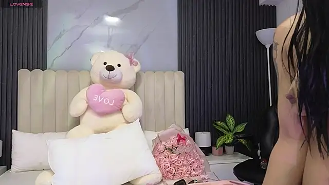 Snapshot of Madiee_Rhea chatting on June 20, 8:47 pm Madiee Rhea online show from June 20, 8:47 pm