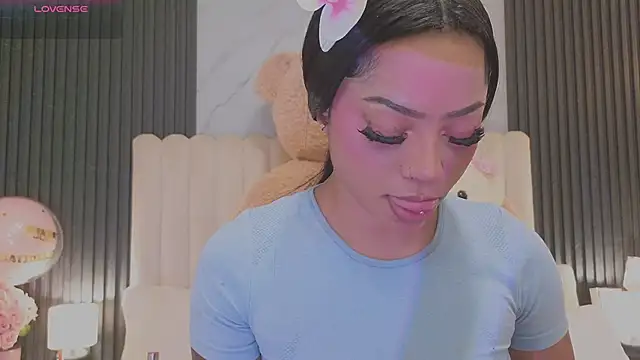 Snapshot of Madiee_Rhea chatting on June 3, 9:08 pm Madiee Rhea online show from June 3, 9:08 pm