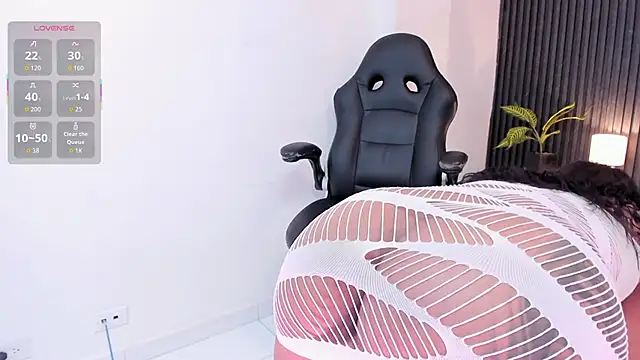 Snapshot of Madiee_Rhea chatting on February 18, 8:05 pm Madiee Rhea online show from February 18, 8:05 pm