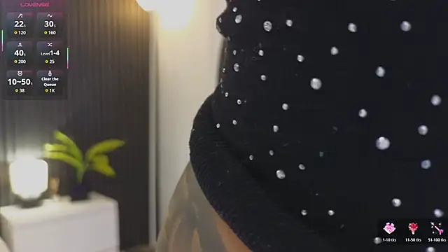 Madiee Rhea online show from March 26, 8:51 pm