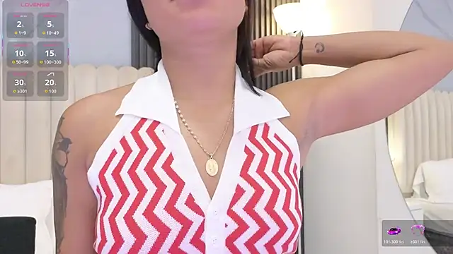 Madiee Rhea online show from April 17, 8:00 pm