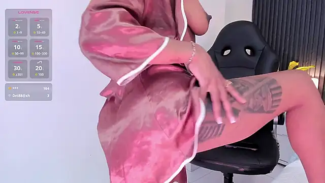 Snapshot of Madiee_Rhea chatting on February 7, 7:38 am Madiee Rhea online show from February 7, 7:38 am