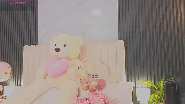 Madiee Rhea online show from May 29, 7:53 pm
