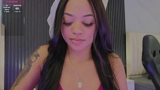 Madiee Rhea online show from April 14, 7:57 am