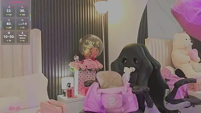Madiee Rhea online show from May 9, 7:39 pm