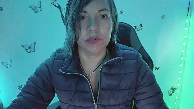 Lady breaks hearts online show from March 8, 10:51 am