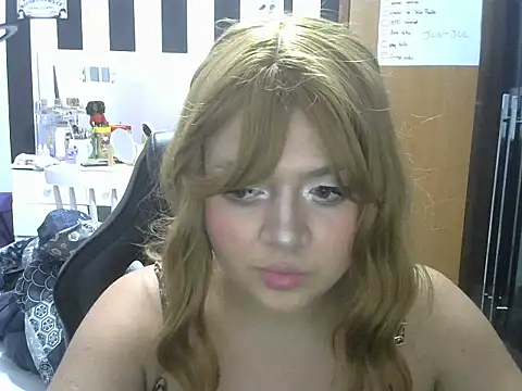 Snapshot of RuthBunny chatting on June 10, 11:17 pm RuthBunny online show from June 10, 11:17 pm