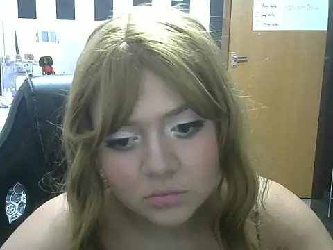 Snapshot of RuthBunny chatting on June 11, 12:32 am RuthBunny online show from June 11, 12:32 am