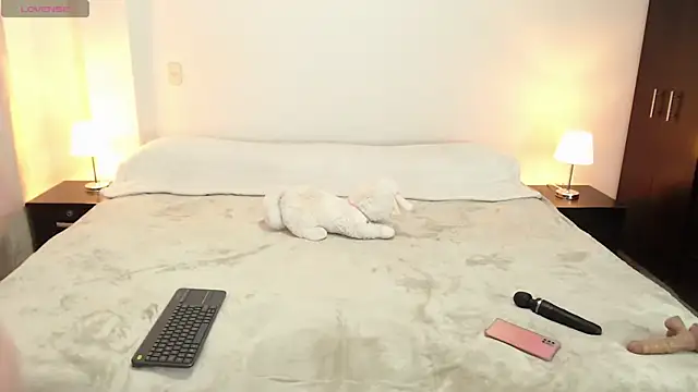 crissticutte online show from October 21, 4:56 am