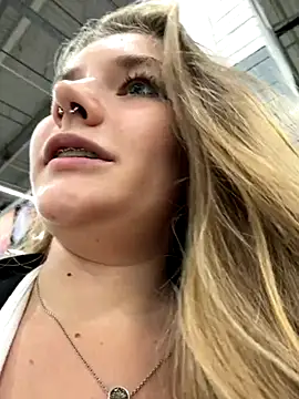 Snapshot of Holy_Tereza chatting on September 17, 3:36 pm Holy Tereza online show from September 17, 3:36 pm