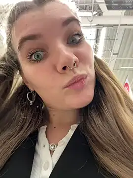 Snapshot of Holy_Tereza chatting on March 16, 3:17 pm Holy Tereza online show from March 16, 3:17 pm