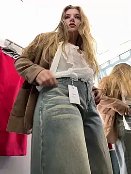 Snapshot of Holy_Tereza chatting on February 23, 6:12 pm Holy Tereza online show from February 23, 6:12 pm