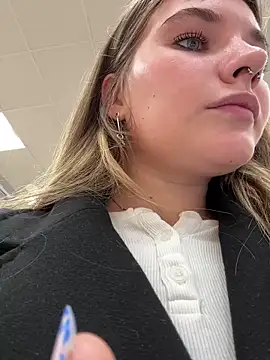 Snapshot of Holy_Tereza chatting on March 4, 6:29 pm Holy Tereza online show from March 4, 6:29 pm