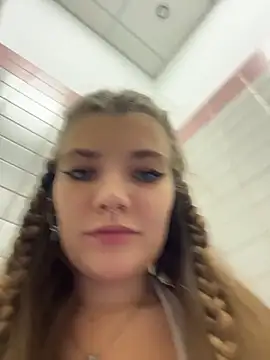 Snapshot of Holy_Tereza chatting on November 1, 3:39 pm Holy Tereza online show from November 1, 3:39 pm