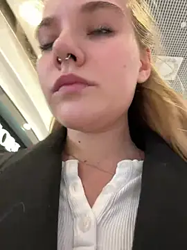 Snapshot of Holy_Tereza chatting on March 18, 6:28 pm Holy Tereza online show from March 18, 6:28 pm