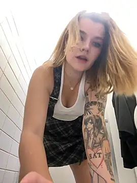 Snapshot of Holy_Tereza chatting on September 20, 3:39 pm Holy Tereza online show from September 20, 3:39 pm