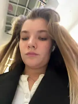 Snapshot of Holy_Tereza chatting on March 19, 6:23 pm Holy Tereza online show from March 19, 6:23 pm