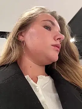 Snapshot of Holy_Tereza chatting on February 19, 6:21 pm Holy Tereza online show from February 19, 6:21 pm