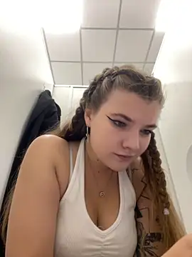 Snapshot of Holy_Tereza chatting on October 10, 3:46 pm Holy Tereza online show from October 10, 3:46 pm