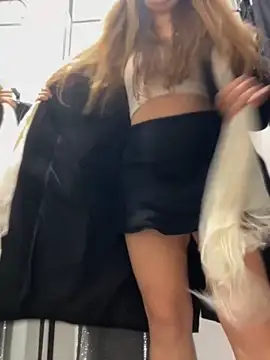 Snapshot of Holy_Tereza chatting on December 5, 3:43 pm Holy Tereza online show from December 5, 3:43 pm