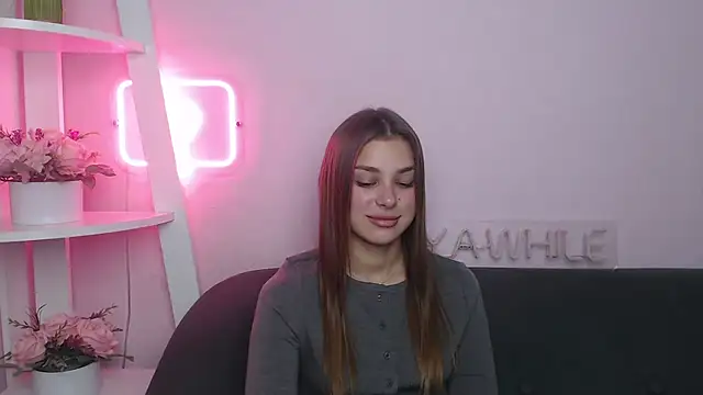 MilanaAngelAs online show from November 15, 6:01 pm