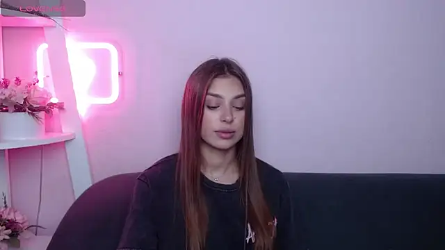 MilanaAngelAs online show from July 17, 4:53 am