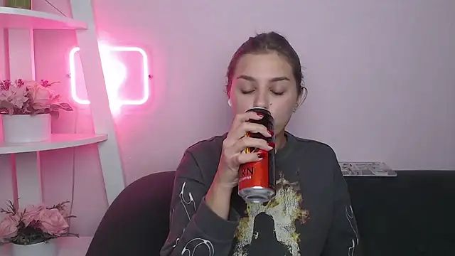 MilanaAngelAs online show from October 28, 8:41 pm