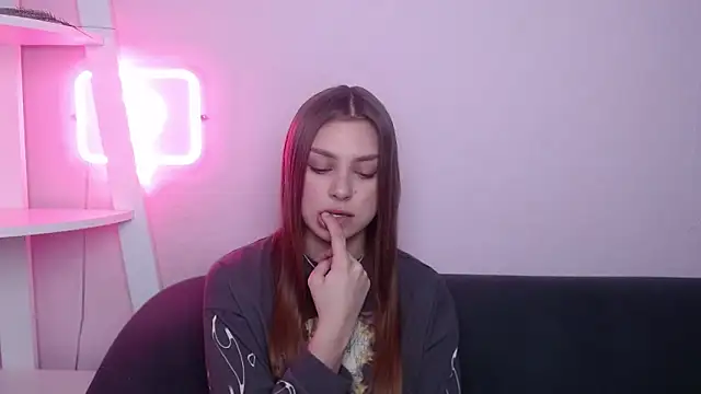 MilanaAngelAs online show from April 11, 4:42 am