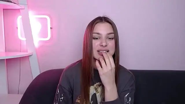 MilanaAngelAs online show from April 13, 7:40 pm