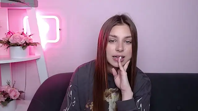 MilanaAngelAs online show from June 15, 4:34 am