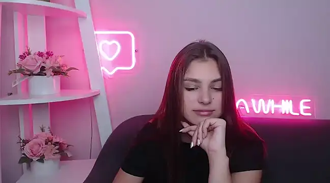 Snapshot of MilanaAngelAs chatting on February 17, 11:44 am MilanaAngelAs online show from February 17, 11:44 am