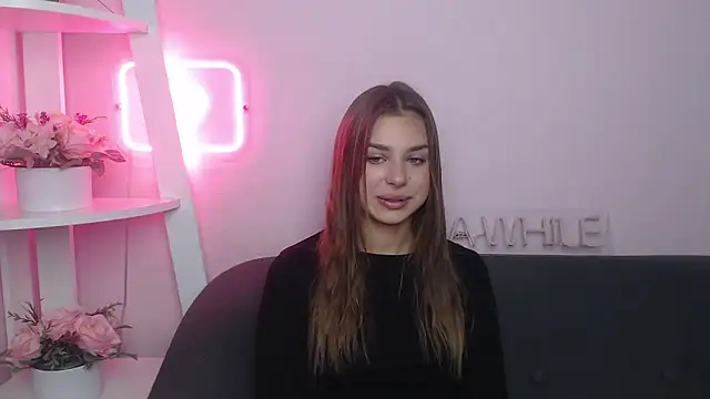 Snapshot of MilanaAngelAs chatting on October 18, 4:47 am MilanaAngelAs online show from October 18, 4:47 am