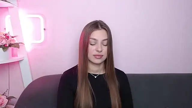 MilanaAngelAs online show from April 18, 4:48 am