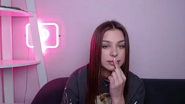 MilanaAngelAs online show from April 6, 4:41 am