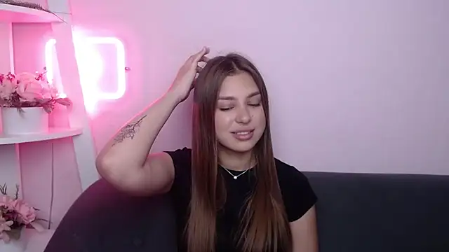 MilanaAngelAs online show from June 28, 5:03 am