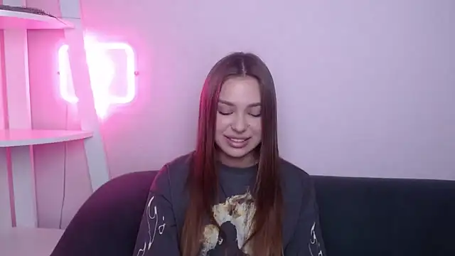 MilanaAngelAs online show from April 7, 7:37 pm