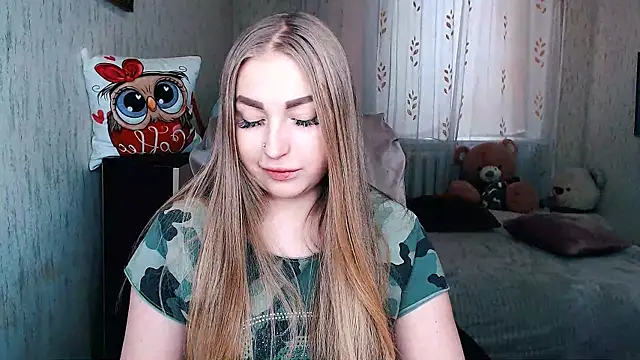 Snapshot of _KittyBoo chatting on February 12, 8:03 am KittyBoo online show from February 12, 8:03 am