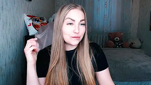 Snapshot of _KittyBoo chatting on February 9, 6:44 am KittyBoo online show from February 9, 6:44 am