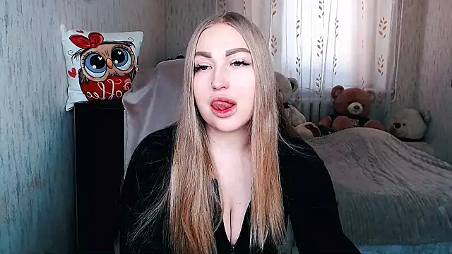 Snapshot of _KittyBoo chatting on February 25, 7:30 am KittyBoo online show from February 25, 7:30 am